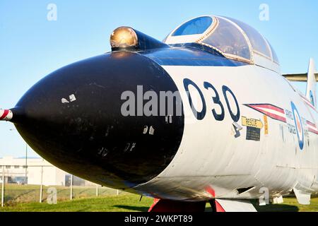 Gros plan du nez de l'avion McDonnell CF-101 Voodo retiré au Musée de l'Air Force de Comox Banque D'Images