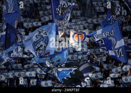 Porto, Portugal. 21 février 2024. Fans de Porto lors du match de l'UEFA Champions League à l'Estadio do Dragao, Porto. Le crédit photo devrait se lire comme suit : David Klein/Sportimage crédit : Sportimage Ltd/Alamy Live News Banque D'Images