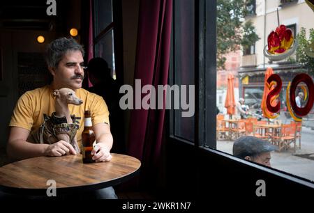 Madrid, 16/11/2023. Le comédien et acteur Ernesto Sevilla. Photo : Ignacio Gil. Archdc. Crédit : album / Archivo ABC / Ignacio Gil Banque D'Images