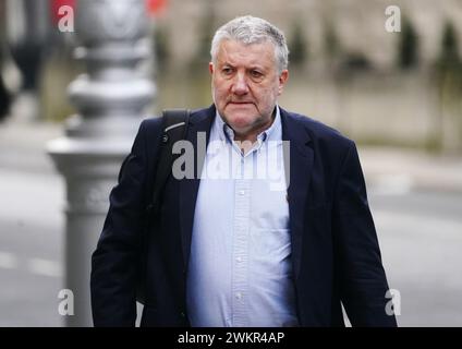 Le président de la FAI Paul Cooke arrive à Leinster House, Dublin, pour une comparution devant le Comité des comptes publics, qui examine les questions liées à la supervision et à la gouvernance du financement de la Football Association of Ireland (FAI) par Sport Ireland et le ministère du Tourisme, de la culture, des Arts, du Gaeltacht, du Sport et des médias. Date de la photo : jeudi 22 février 2024. Banque D'Images