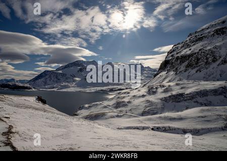 Vue sur le lac du Mont-Cenis dans les Alpes françaises Banque D'Images