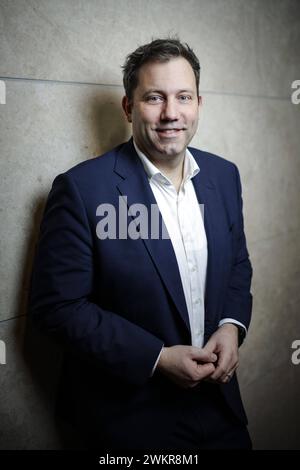 Lars Klingbeil, Parteivorsitzender der SPD, posiert fuer ein Foto à Berlin, 20.02.2024. Berlin Deutschland *** Lars Klingbeil, leader du SPD, pose pour une photo à Berlin, 20 02 2024 Berlin Allemagne Copyright : xJaninexSchmitzx Banque D'Images