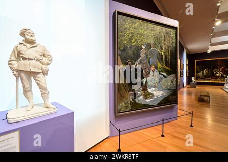 © PHOTOPQR/L'est REPUBLICAIN/Franck LALLEMAND ; Besançon ; 22/02/2024 ; Besançon (25) PRESENTATION DE L'OEUVRE 'le déjeuner sur l'herbe' de Claude Monet prêtée par le musée d'Orsay au musée des beaux Arts de Besançon. Photo er/Franck Lallemand Besançon le 22 février 2024. Le Musée des Beaux-Arts et d’Archéologie de Besançon accueille l’œuvre « déjeuner sur l’herbe » de Claude Monet. *** Légende locale *** crédit : MAXPPP/Alamy Live News Banque D'Images