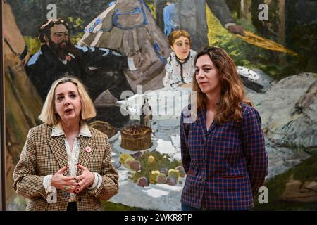 © PHOTOPQR/L'est REPUBLICAIN/Franck LALLEMAND ; Besançon ; 22/02/2024 ; Besançon (25) PRESENTATION DE L'OEUVRE 'le déjeuner sur l'herbe' de Claude Monet prêtée par le musée d'Orsay au musée des beaux Arts de Besançon. Photo er/Franck Lallemand Besançon le 22 février 2024. Le Musée des Beaux-Arts et d’Archéologie de Besançon accueille l’œuvre « déjeuner sur l’herbe » de Claude Monet. *** Légende locale *** crédit : MAXPPP/Alamy Live News Banque D'Images