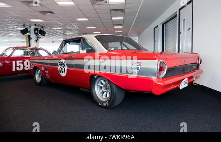 Vue de trois quarts arrière d'une Ford Falcon Sprint 1964, en vente dans l'emblématique vente aux enchères du Festival de Silverstone 2023 Banque D'Images