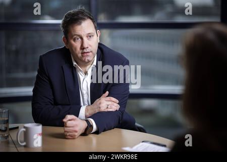 Lars Klingbeil, Parteivorsitzender der SPD, aufgenommen im Rahmen eines interviews in Berlin, 20.02.2024. Berlin Deutschland *** Lars Klingbeil, chef du parti SPD, enregistré lors d'une interview à Berlin, 20 02 2024 Berlin Allemagne Copyright : xJaninexSchmitzx Banque D'Images