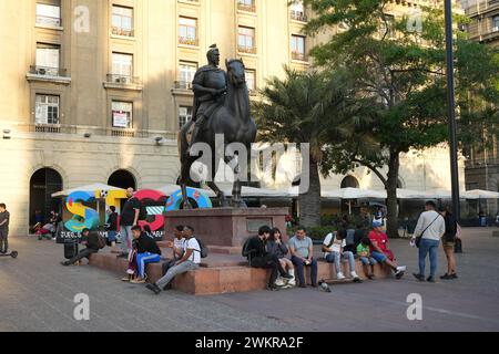 La statue équestre de Pedro de Valdivia, sur la Plaza de Armas Santiago, Chili. Banque D'Images