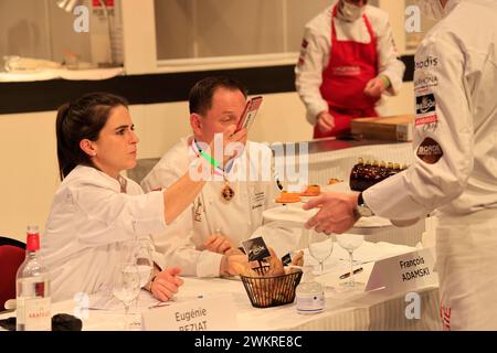 Eugénie Béziat, l’une des rares femmes chefs étoilées, membre du jury du Trophée Jean-Rougié à Sarlat en Périgord Noir. Cette co gastronomique Banque D'Images