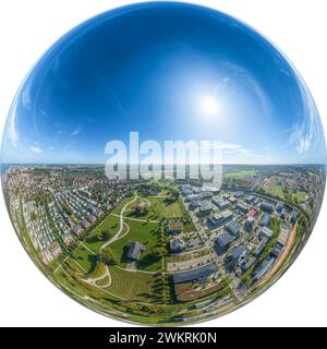 Vue aérienne du site de Sheridan, ancienne caserne à Augsburg-Pfersee, aujourd'hui zone résidentielle, parc et zone industrielle Banque D'Images