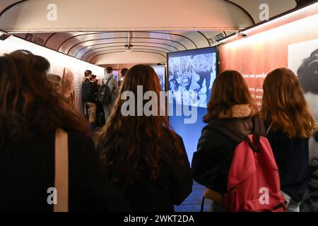 Firenze, Italie. 22 février 2024. Foto Massimo Paolone/LaPresse 22 Febbraio 2024 - Firenze, Italia - il Treno del Ricordo - Stazione di Firenze 22 février 2024 Florence, Italie - le train du souvenir - Firenze Station crédit : LaPresse/Alamy Live News Banque D'Images