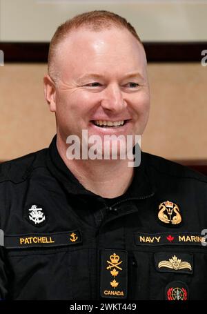 Le contre-amiral David Patchell, vice-commandant de la deuxième flotte américaine, s’adresse aux médias à bord de l’ESPS Almirante Juan de Borbon, amarré au port de Southampton, et qui est le navire amiral du groupe maritime permanent 1 de l’OTAN. Le SNMG1, composé de cinq navires de guerre de l'Alliance, tout en menant le premier exercice majeur en direct de l'exercice Steadfast Defender 24, a pris part à des exercices d'artillerie, ainsi qu'à des simulations de défense aérienne, aux côtés d'un Task Group espagnol tout en naviguant de l'Écosse à Southampton. Date de la photo : jeudi 22 février 2024. Banque D'Images