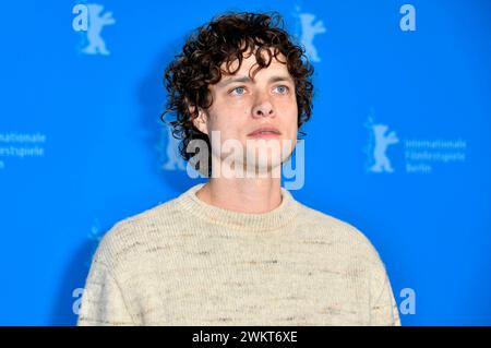 Douglas Smith beim Photocall zum Kinofilm Seven Veils auf der Berlinale 2024 / 74. Internationale Filmfestspiele Berlin im Hotel Grand Hyatt. Berlin, 22.02.2024 *** Douglas Smith à l'appel photo pour le long métrage sept voiles au Festival international du film de Berlin de la Berlinale 2024 74 à l'Hôtel Grand Hyatt Berlin, 22 02 2024 Foto:Xn.xKubelkax/xFuturexImagex voiles 4267 Banque D'Images