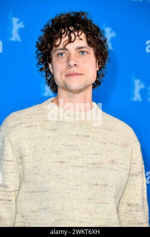 Douglas Smith beim Photocall zum Kinofilm Seven Veils auf der Berlinale 2024 / 74. Internationale Filmfestspiele Berlin im Hotel Grand Hyatt. Berlin, 22.02.2024 *** Douglas Smith à l'appel photo pour le long métrage sept voiles au Festival international du film de Berlin de la Berlinale 2024 74 à l'Hôtel Grand Hyatt Berlin, 22 02 2024 Foto:Xn.xKubelkax/xFuturexImagex voiles 4263 Banque D'Images