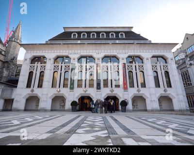 Guildhall Art Gallery, devant le bâtiment, ville de Londres, Royaume-Uni. La Guildhall Art Gallery abrite la collection d'art de la City de Londres Banque D'Images