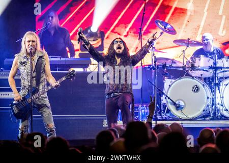 Oslo, Norvège. 21 février 2024. Le groupe norvégien de heavy metal TNT donne un concert au Rockefeller à Oslo. Ici, le chanteur Tony Harnell est vu en direct sur scène. (Crédit photo : Gonzales photo - Terje Dokken). Banque D'Images