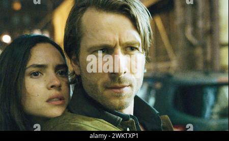 HIT MAN 2023 Netflix film avec Glen Powell et Adria Arjona Banque D'Images