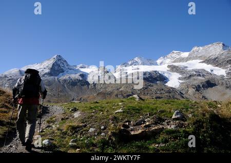 Der Klimawandel lässt die Gletscher schmelzen und ausch den pergélisol ab. Le changement climatique global fait fondre le pergel des alpes suisses. Der Banque D'Images