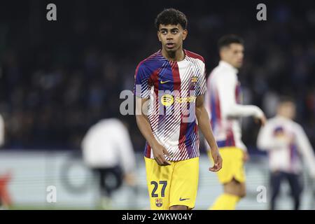 Naples, Italie. 21 février 2024. L'attaquant espagnol Lamine Yamal de Barcellona avant la 16e manche de la Ligue des champions de l'UEFA entre SSC Napoli et Barcellona au stade Diego Armando Maradona à Naples, dans le sud de l'Italie, le 21 février 2024. Crédit : Agence photo indépendante/Alamy Live News Banque D'Images