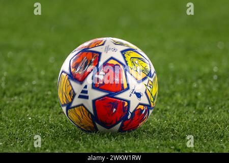 Rome, Italie. 14 février 2024. La nouvelle version du ballon officiel Adidas UEFA Champions League pour la phase éliminatoire lors du match de l'UEFA Champions League à Olimpico, Rome. Le crédit photo devrait se lire : Jonathan Moscrop/Sportimage crédit : Sportimage Ltd/Alamy Live News Banque D'Images