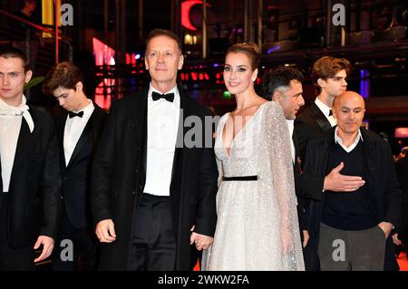 Rocco Siffredi mit Ehefrau Rosa Caracciolo BEI der Premiere des Kinofilms 'Seven Veils' auf der Berlinale 2024 / 74. Internationale Filmfestspiele Berlin im Berlinale Palast. Berlin, 22.02.2024 Banque D'Images