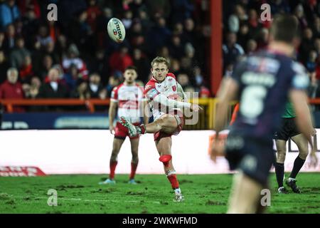 Kingston upon Hull, Royaume-Uni. 22 février 2024. Jez Litten de Hull KR marque un penalty pour le rendre 16-12 lors du match de la Betfred Super League Round 2 Hull KR vs Leeds Rhinos au Sewell Group Craven Park, Kingston upon Hull, Royaume-Uni, 22 février 2024 (photo de Mark Cosgrove/News images) à Kingston upon Hull, Royaume-Uni le 22/02/2024. (Photo de Mark Cosgrove/News images/SIPA USA) crédit : SIPA USA/Alamy Live News Banque D'Images