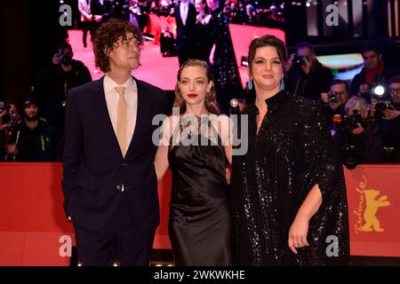 Douglas Smith , Amanda Seyfried und Ambur Braid BEI der Seven Veils Premiere BEI den 74. Internationalen Filmfestspielen à Berlin 22.02.2024 *** Douglas Smith , Amanda Seyfried et Ambur Braid à la première des sept voiles au Festival international du film de Berlin 74 22 02 2024 Banque D'Images