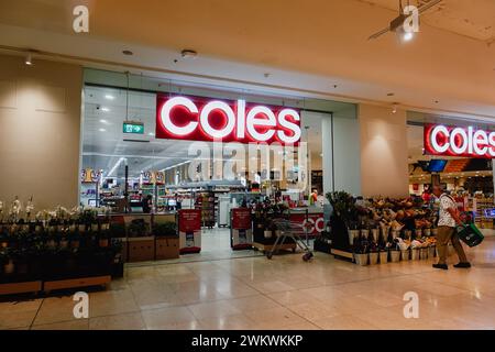 Entrée à l'épicerie du supermarché Coles en Australie. Banque D'Images