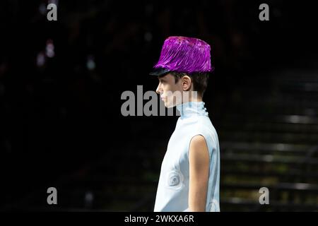 Milan, Italien. 22 février 2024. PRADA automne/hiver 2024 Runway pendant la Fashion week de Milan le 2024 février - Milan, Italie 22/02/2024 crédit : dpa/Alamy Live News Banque D'Images