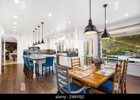 Une photo intérieure de la cuisine d'une maison de luxe à Calabasas, en Californie. Banque D'Images