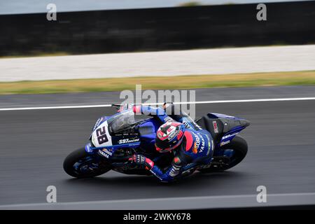 MELBOURNE, AUSTRALIE. 23 février 2024. Bradley Ray (28) de Grande-Bretagne pilotant la Yamaha YZF R1 pour l'écurie Yamaha MotoxRacing WorldSBK lors de l'ouverture du Championnat du monde Superbike 2024 au circuit de Phillip Island. Crédit Karl Phillipson/Alamy Live News Banque D'Images