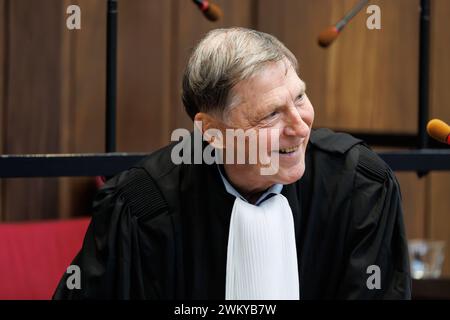 Bruges, Belgique. 23 février 2024. L’avocat Jef Vermassen photographié lors de l’ouverture d’un procès d’assises de R. Oudaha devant la Cour d’assises de Flandre occidentale, à Bruges, vendredi 23 février 2024. Oudaha, 43 ans, est accusé du meurtre de sa compagne Jill Himpe (36 ans) à Aalbeke le 5 novembre 2019, la gorge de la victime a été tranchée. BELGA PHOTO KURT DESPLENTER crédit : Belga News Agency/Alamy Live News Banque D'Images