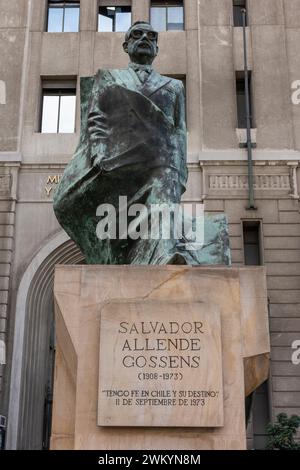 Monument de statue dans le centre-ville de Santiago, Chili Banque D'Images