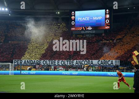 Les supporters roms lors du match de l'UEFA Europa League AS Roma contre Feyenoord au stade Olimpico à Rome, en Italie. 22 février 2024. Crédit : massimo insabato/Alamy Live News Banque D'Images