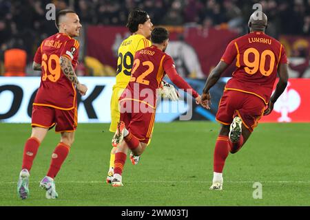 Roma, Latium. 23 février 2024. Joueur rom célébrant la victoire à la fin du match lors du match de l'UEFA Europa League AS Roma v Feyenoord au stade Olimpico à Rome, Italie, le 22 février 2024. Crédit : massimo insabato/Alamy Live News Banque D'Images