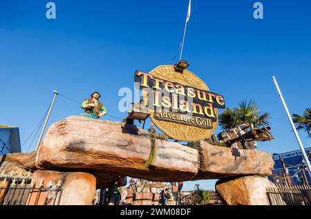 Treasure Island Adventure Golf, minigolf sur le thème des pirates à Southsea, Portsmouth, Hampshire, une station balnéaire sur le Solent sur la côte sud de l'Angleterre Banque D'Images