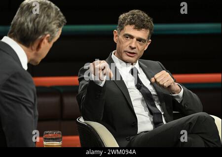 Markus Lanz Li. mit Mike Mohring 02/24 son Markus Lanz Li. Und Mike Mohring AM 20. Februar 2024 à Markus Lanz , ZDF TV Fernsehen Talkshow Talk Show Deutschland deutsche deutscher Mann Männer Politik Politiker CDU journaliste Journalismus modérateur Autor Fotografie Fotograf animateur journalisme allemand présentateur photographe auteur politicien quer halb sitzend sprechend gestikulierend zuhörend *** Markus Lanz Li avec Mike Mohring 02 24 son Markus Lanz Li et Mike Mike Mohring le 20 février 2024 à Markus Lanz , ZDF TV TV talk show talk show Allemagne allemand hommes politi Banque D'Images