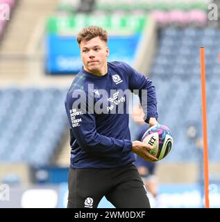 Scottish Gas Murrayfield Stadium. Edinburgh.Scotland.UK. 23rd Feb 24 Scotland Captains Run pour le match des six Nations hommes Guinness contre l'Angleterre . Huw Jones of Scotland Credit : eric mccowat/Alamy Live News Banque D'Images