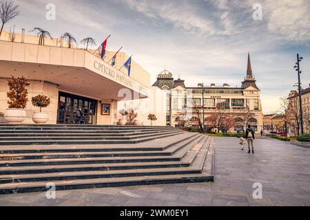 05 janvier 2024, Novi Sad, Serbie : façade majestueuse du Théâtre National de Novi Sad, pierre angulaire de l'identité culturelle et de la spl architecturale de la ville Banque D'Images