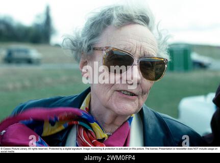 Astrid Lindgren. Auteur suédois de livres, chansons et romans pour enfants. Né le 14 novembre 1907 au 28 janvier 2002 Internationalement célèbre pour les livres featurings Pippi Longstocking, Emil de Lönneberga, Karlsson-sur-le-toit et les six enfants Bullerby. en 2017, elle est la 18e auteure la plus traduite au monde. Environ 167 millions de ses livres ont été vendus dans le monde entier en 2010. 1990 *** légende locale *** Banque D'Images