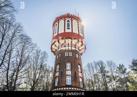 Allemagne, Hambourg, le soleil brille au-dessus du château d'eau Sander Dickkopp Banque D'Images