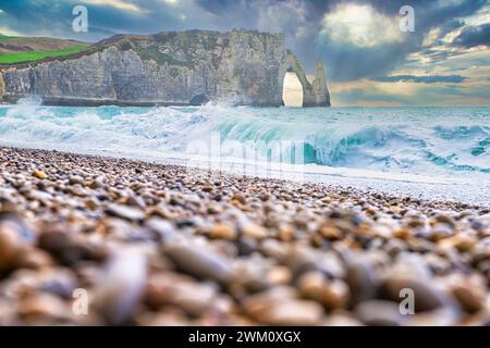 Les falaises de craie à Etretat le long de la côte française d'Albâtre Banque D'Images