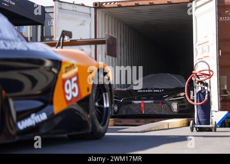 59 SAUCY Gregoire (SWI), COTTINGHAM James (gbr), COSTA Nicolas (BRA), United Autosports, McLaren 720S GT3 Evo, ambiance lors du Prologue du Championnat du monde d'Endurance FIA 2024, du 24 au 26 février 2024 sur le circuit international de Losail à Lusail, Qatar Banque D'Images