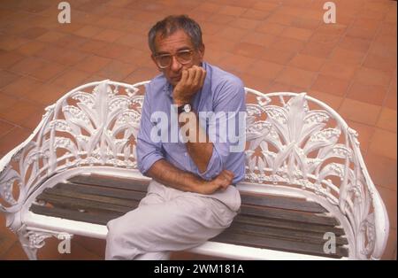 3832308 Krzysztof Kieslowski ; (add.info.: Lido de Venise, Festival du film de Venise 1989. Le réalisateur polonais Krzysztof Kieslowski / Lido di Venezia, Mostra del Cinema di Venezia 1989. Il regista Krzysztof Kieslowski) ; © Marcello Mencarini. Tous droits réservés 2024. Banque D'Images