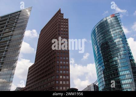 4065519 Berlin, 2005. Bâtiments sur Potsdamer Platz ; (add.info.: Berlin (2005) Berlino, 2005. Edifici sur Postdamer Platz) ; © Marcello Mencarini. Tous droits réservés 2024. Banque D'Images