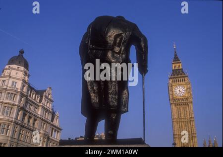 4065926 Londres, vers 1988. Big Ben vu du monument à Winston Churchill ; (add.info.: Londres, vers 1988. Big Ben vu du monument à Winston Churchill Londra, 1988 vers. Il Big Ben visto dal monumento a Winston Churchill) ; © Marcello Mencarini. Tous droits réservés 2024. Banque D'Images