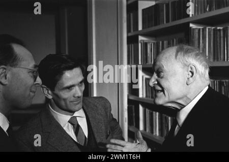 MME4719793 Rome 1960 écrivains italiens Pier Paolo Pasolini et Giuseppe Ungaretti/Roma, 1960 Gli scrittori Pier Paolo Pasolini e Giuseppe Ungaretti - Marcello Mencarini Historical Archives ; (add.info.: Rome 1960 écrivains italiens Pier Paolo Pasolini et Giuseppe Ungaretti/Roma, 1960 Gli scrittori Pier Paolo Pasolini e Giuseppe Ungaretti - Marcello Mencarini Historical Archives); photo © Marcello Mencarini Archives. Banque D'Images