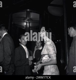 MME4721996 Rome, 2 août 1956 actrice Ava Gardner/Roma, 2 août 1956 L'attrice Ava Gardner - Archives historiques Marcello Mencarini ; (add.info.: Rome, 2 août 1956 actrice Ava Gardner/Roma, 2 août 1956 L'attrice Ava Gardner - Archives historiques Marcello Mencarini) ; photo © Archives historiques Marcello Mencarini. Banque D'Images