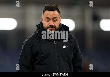 Photo datée du 30-01-2024 de l'entraîneur-chef de Brighton Roberto de Zerbi, qui ne veut pas se laisser distraire par la perspective d'affronter les Roms dans les 16 derniers de l'Europa League alors que son équipe cherche à poursuivre ses ambitions nationales. Date d'émission : vendredi 23 février 2024. Banque D'Images