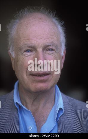 MME4766629 Lido de Venise, Festival du film de Venise 1989. Le réalisateur britannique Peter Brook, en correspondance avec le film « le Mahabharata »/Lido di Venezia, Festival du film de Venise 1989. Il a enregistré Peter Brook, en concorso avec le film “le Mahabharata”” - ; (add.info.: Lido de Venise, Festival du film de Venise 1989. Le réalisateur britannique Peter Brook, en correspondance avec le film « le Mahabharata »/Lido di Venezia, Festival du film de Venise 1989. Il a enregistré Peter Brook, en concorso avec le film “le Mahabharata”” -) ; © Marcello Mencarini. Tous droits réservés 2024. Banque D'Images