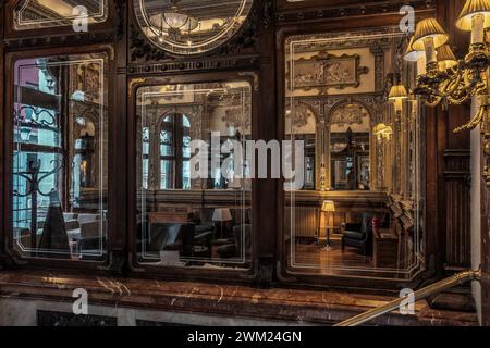 Le Real Casino de Murcie ou Casino de Murcie, est l'un des bâtiments les plus emblématiques de la ville du même nom, capitale de la région de Murcie. Banque D'Images